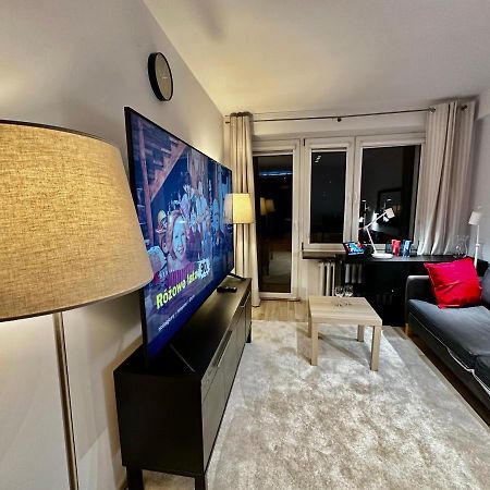 Decor 3 Metro Fast Wifi 1Gbs 80'Tv Hbo Disney Appletv Varsovie Extérieur photo
