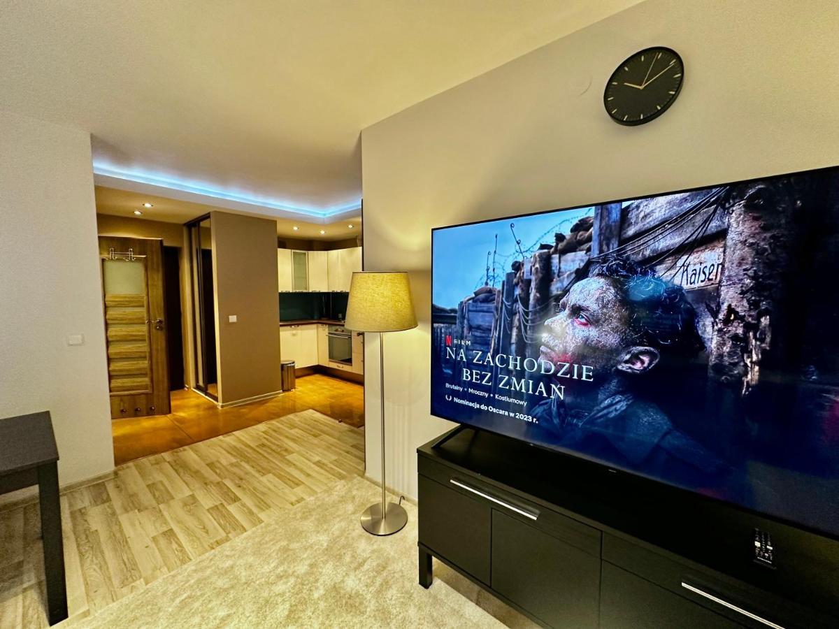 Decor 3 Metro Fast Wifi 1Gbs 80'Tv Hbo Disney Appletv Varsovie Extérieur photo