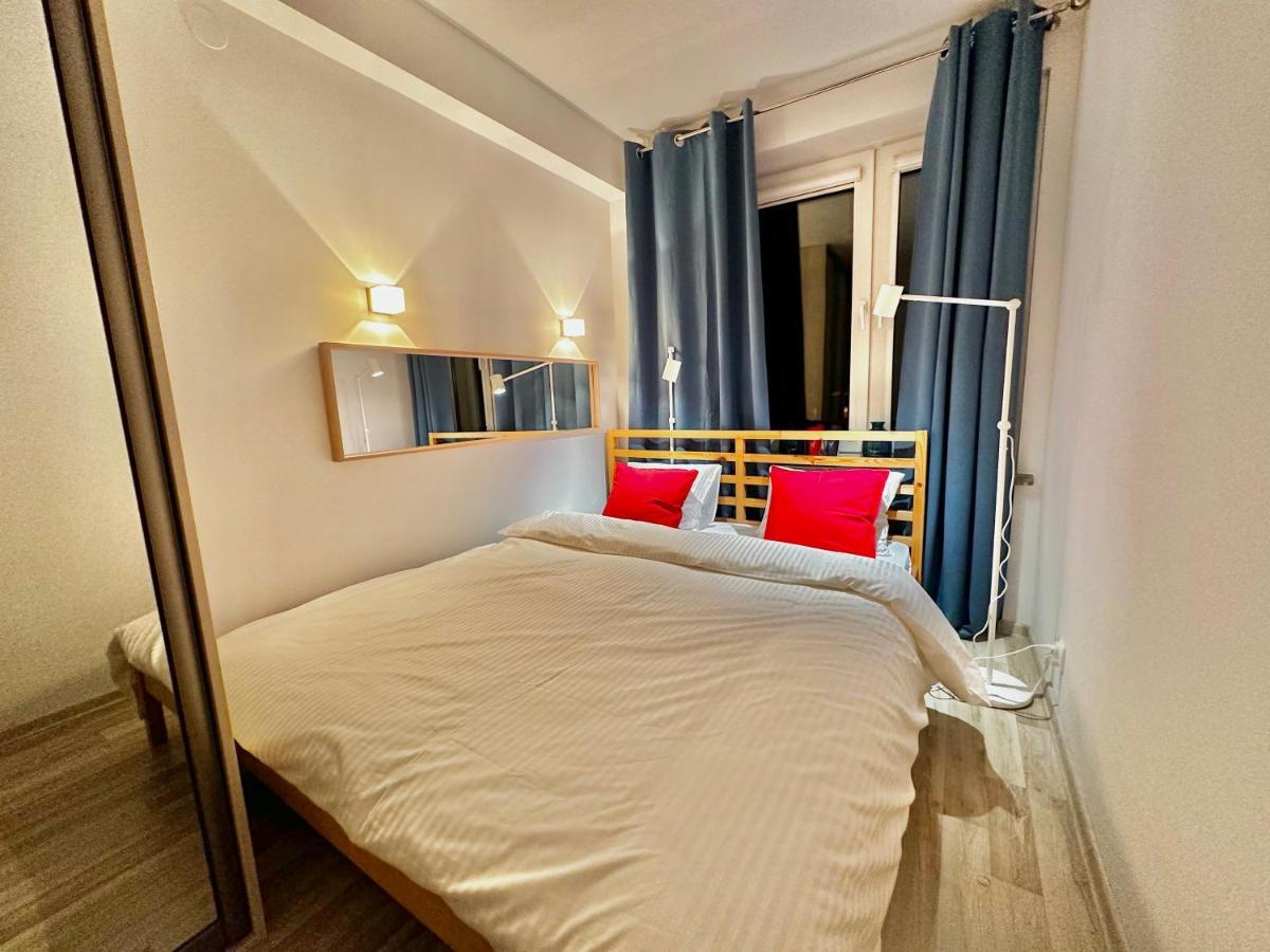 Decor 3 Metro Fast Wifi 1Gbs 80'Tv Hbo Disney Appletv Varsovie Extérieur photo