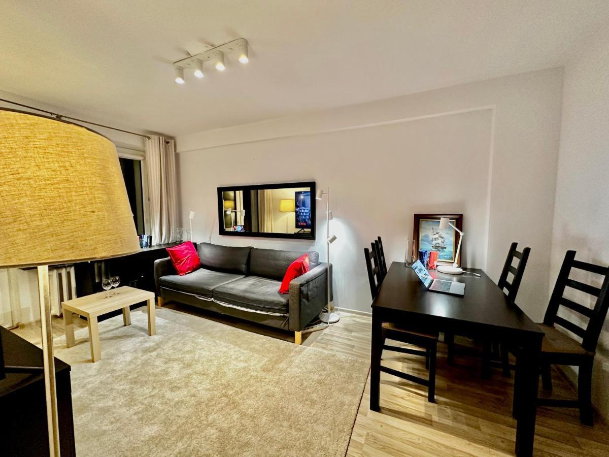 Decor 3 Metro Fast Wifi 1Gbs 80'Tv Hbo Disney Appletv Varsovie Extérieur photo