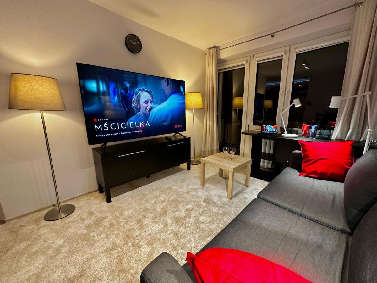 Decor 3 Metro Fast Wifi 1Gbs 80'Tv Hbo Disney Appletv Varsovie Extérieur photo