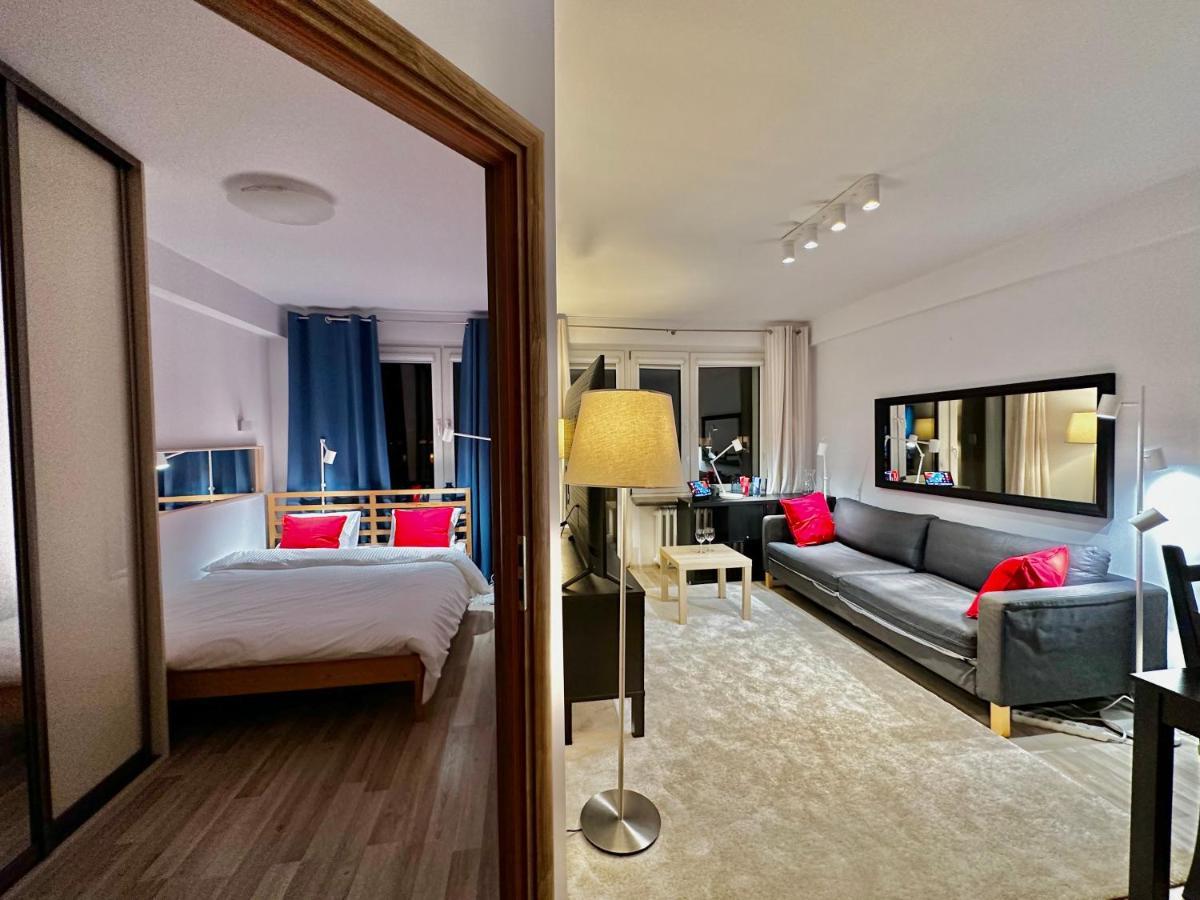 Decor 3 Metro Fast Wifi 1Gbs 80'Tv Hbo Disney Appletv Varsovie Extérieur photo