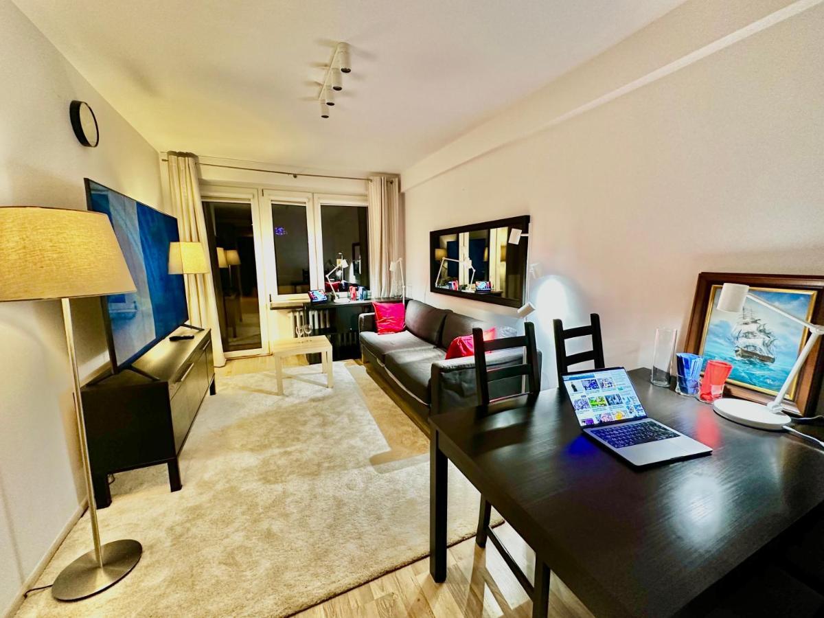 Decor 3 Metro Fast Wifi 1Gbs 80'Tv Hbo Disney Appletv Varsovie Extérieur photo